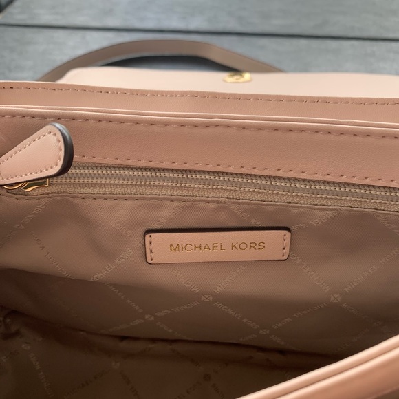 Michael Kors Addison Purse NWT - Picture 8 of 11